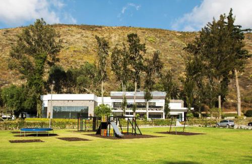 Ibarra Cabina | Hosteria Totoral