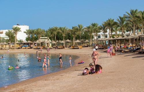 Village Road Complejo | Hostgool Beach Chalets Mirage bay resort & aqua park