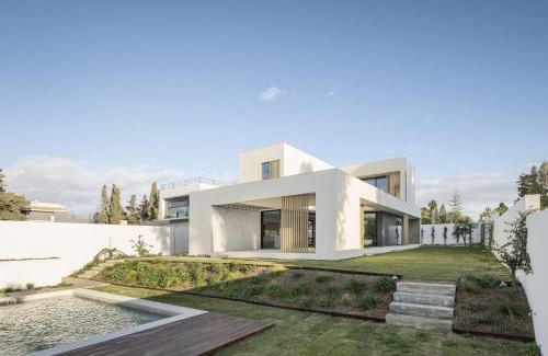 Sanlúcar de Barrameda Villa | Hostidy Villa Horacia Resort