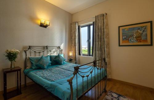 Sector 58 Apartamento | Hostie Enigma - luxury 2BR apt near Golf Course Road