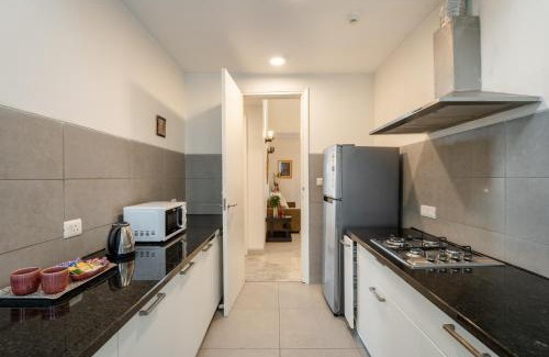 Sector 58 Apartamento | Hostie Enigma - luxury 2BR apt near Golf Course Road