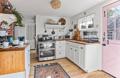 Hyannis Cabaña | Hosting and Helping Other making Memories managed by Itrip Property Management