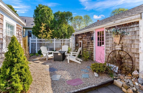 Hyannis Cabaña | Hosting and Helping Other making Memories managed by Itrip Property Management