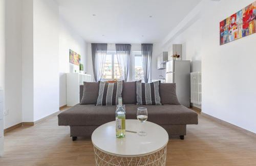 Quartiere XVII Trieste Apartamento | Hostly-Libia Light Lodge-10min Metro to Colosseum