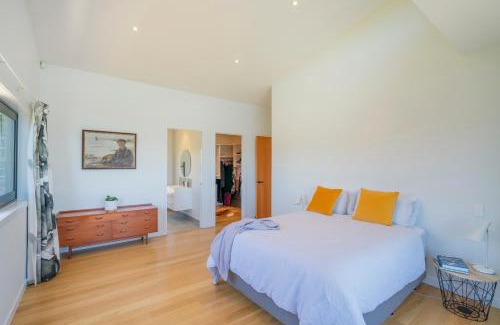 Rings Beach Casa | Hosts on the Coast Ātaahua.