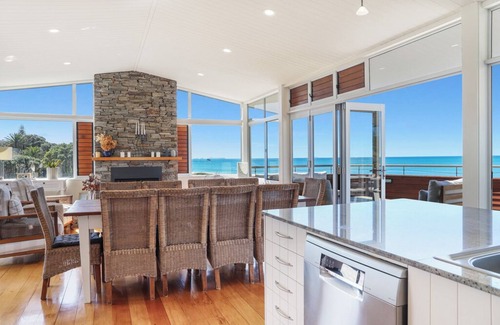 Whiritoa Casa | Hosts on the Coast Beachside Beauty Whiritoa