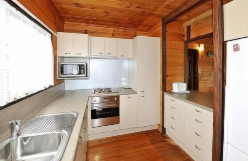 Cooks Beach Casa | Hosts on the Coast Marine Parade Magic