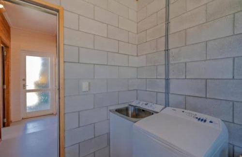 Cooks Beach Casa | Hosts on the Coast Marine Parade Magic