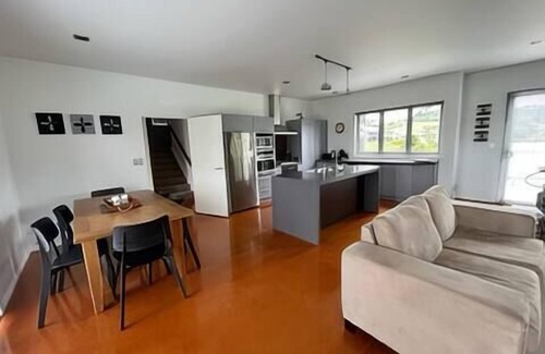 Cooks Beach Casa | Hosts on the Coast Mellow out on Martins