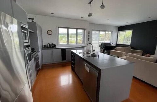 Cooks Beach Casa | Hosts on the Coast Mellow out on Martins