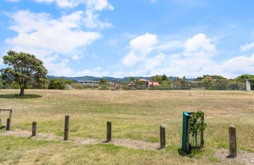 Pauanui Casa | Hosts on the Coast Park & Play
