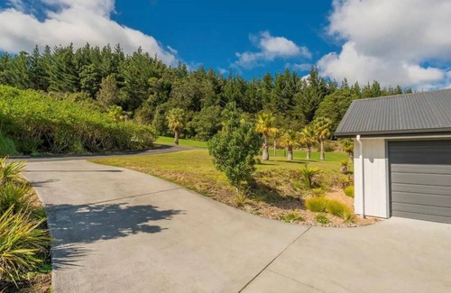 Pauanui Casa | Hosts on the Coast Pauanui Pines