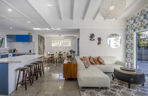 Hahei Casa | Hosts on the Coast Seaview Oasis