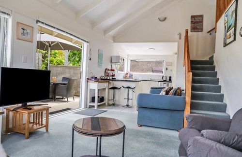 Pauanui Casa | Hosts on the Coast Sun Kissed Family Fun