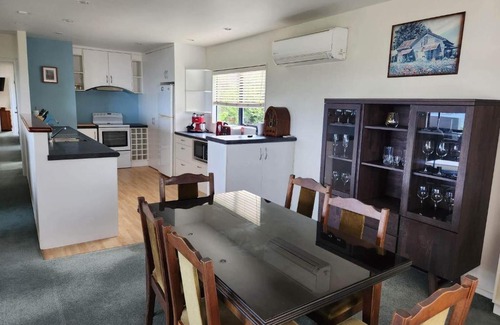 Whitianga Casa | Hosts on the Coast Top 100 on Centennial
