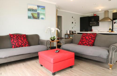 Whiritoa Casa | Hosts on the Coast Whiritoa Retreat