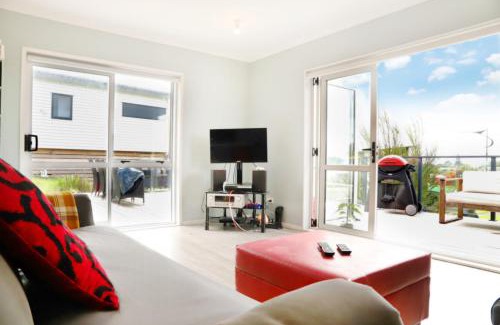 Whiritoa Casa | Hosts on the Coast Whiritoa Retreat