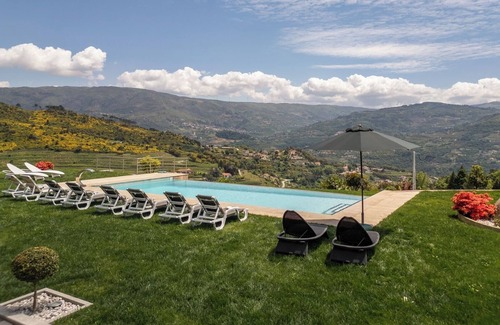 Miguas Casa | HostWise - 10BR Douro Villa with Pool