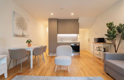Guimaraes Apartamento | HostWise - Central Apts Near Guimarães Sites