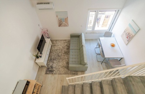Paranhos Apartamento | HostWise - Charming Mezzanine Studio