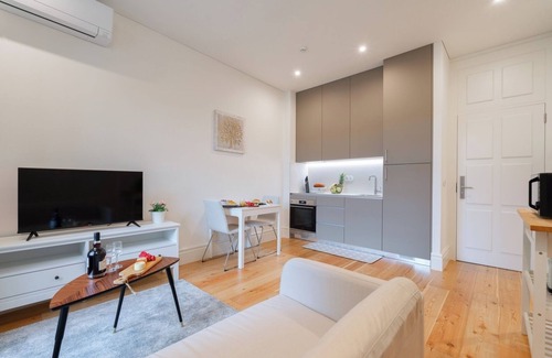 Guimaraes Apartamento | HostWise - Modern and Spacious Apartments