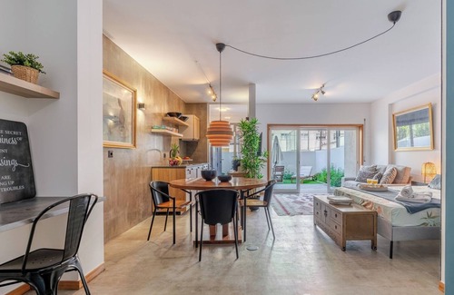 Leixões Apartamento | HostWise – Modern Flat w/Terrace | Near the Beach