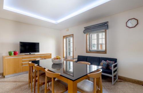 Paredes Apartamento | HostWise - Modern Villa & Shared Pool in Paredes