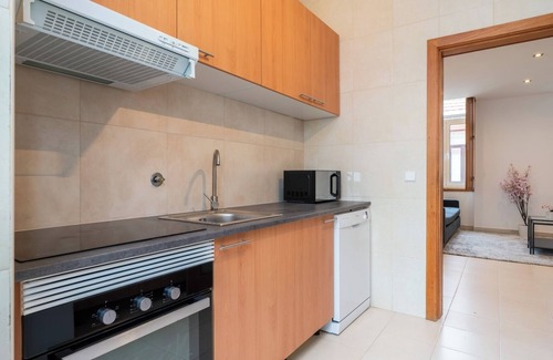 Ramalde Casa | HostWise - Multiple Houses w/ Terrace Near Metro