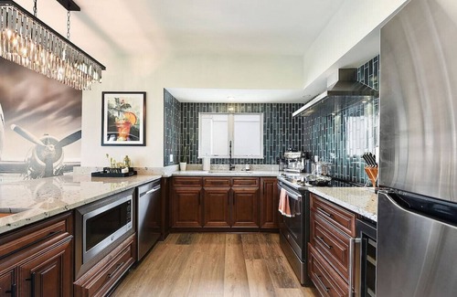 Mount Washington Apartamento | ★ HostWise Stays ★ Grandview Ave Luxe - Sweeping City Views & More!