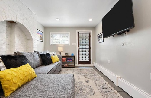East Allegheny Casa | HostWise Stays - Great Balcony Views, Patio, Minutes to Stadiums