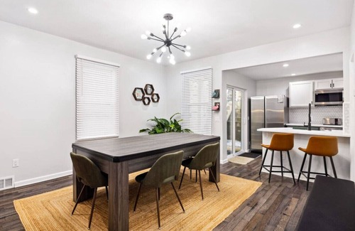 Pittsburgh Casa | ★HostWise Stays★ Private Hot Tub | King beds |1 Block from Butler!
