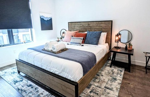 Willow Grove Casa | HostWise Stays - The River West - Hot Tub, Parking, Fire Pit, and more