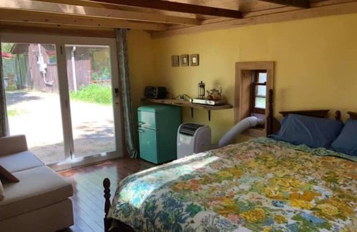 Weaverville Cabina | Hot Spring House @ Secret Garden of Eden + Hot Tub