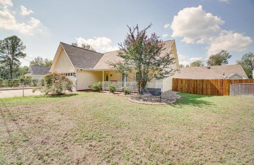 Rockwell Casa | Hot Springs Getaway with Deck, 8 Mi to Downtown!