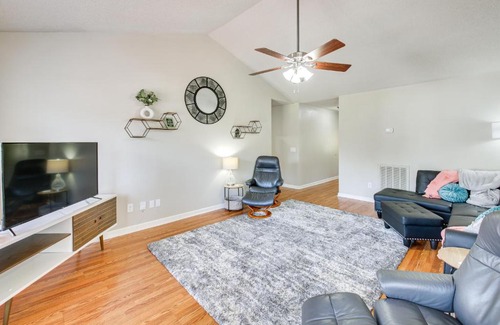Rockwell Casa | Hot Springs Getaway with Deck, 8 Mi to Downtown!
