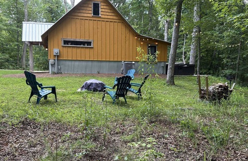 Rising Fawn Cabina | Hot Tub - 2BR + Loft Cabin - 2 mi to Cloudland