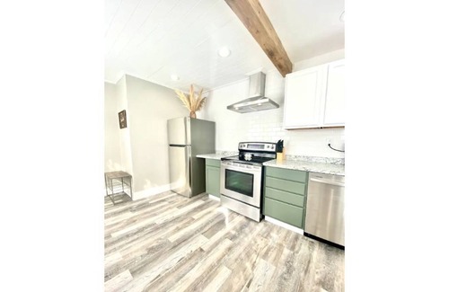 Westgate Casa | Hot tub! 2Mins 2Base Clean & Cozy Sleeps 6. Near beaches