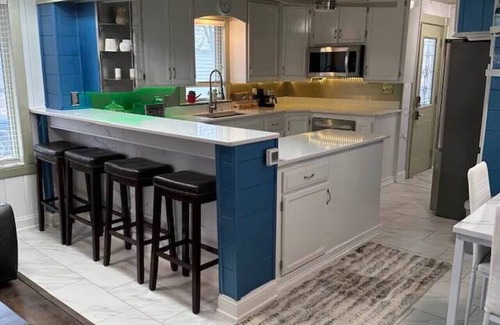 Moorhead Apartamento | Hot Tub 5 beds Great Location!