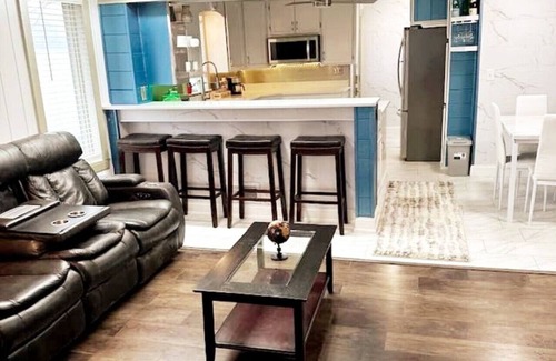 Moorhead Apartamento | Hot Tub 5 beds Great Location!