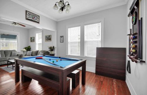 Lincolnville Casa | Hot tub- 80's Arcade- Pool table- Historic Downtown- 7 car parking