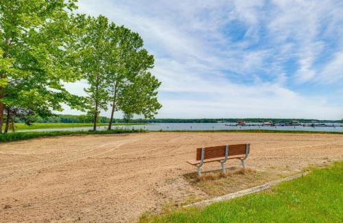 Windwood Coves Casa | Hot Tub and Amenity Access Lake Anna Retreat!
