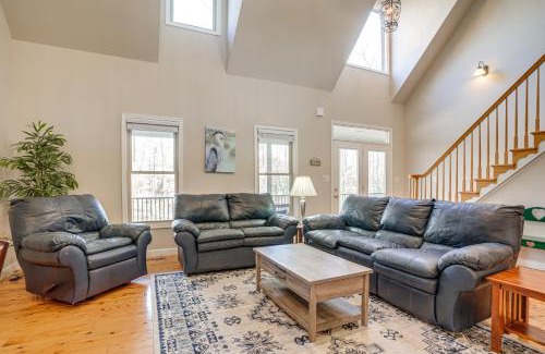 Windwood Coves Casa | Hot Tub and Amenity Access Lake Anna Retreat!
