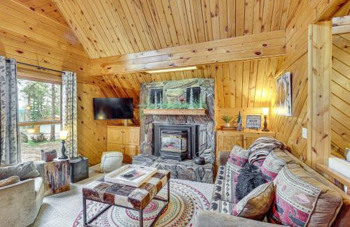 Lead Casa | Hot Tub and Arcade Table Spacious Retreat in Lead