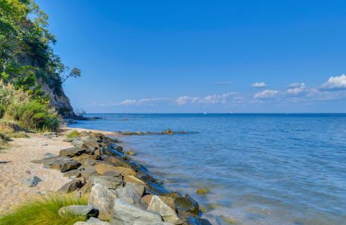 Chesapeake Ranch Estates-Drum Point Casa | Hot Tub and Beach Access Lakefront Getaway in Lusby