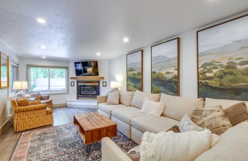 Frisco Casa | Hot Tub and Deck Family-Friendly Frisco Townhome!