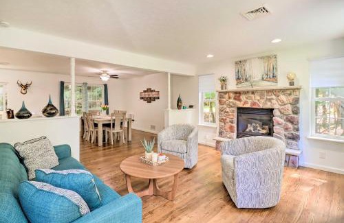 Pocono Summit Casa | Hot Tub and Deck Gorgeous Retreat in Pocono Summit!