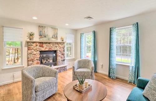 Pocono Summit Casa | Hot Tub and Deck Gorgeous Retreat in Pocono Summit!