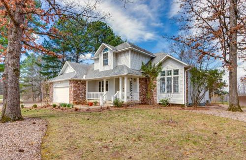 Eureka Springs Casa | Hot Tub and Deck Holiday Island Fairway Estate