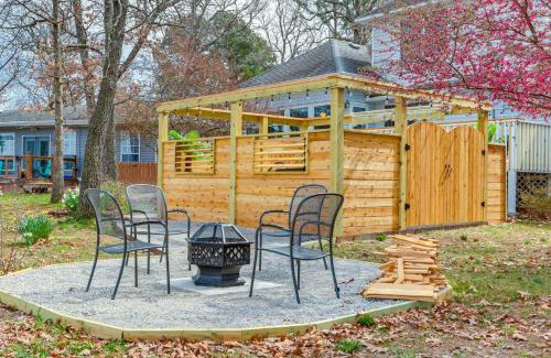 Eureka Springs Casa | Hot Tub and Deck Holiday Island Fairway Estate