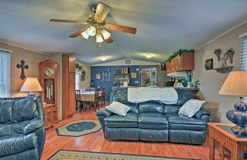 Grove Casa | Hot Tub and Deck Tranquil Home Near Grand Lake